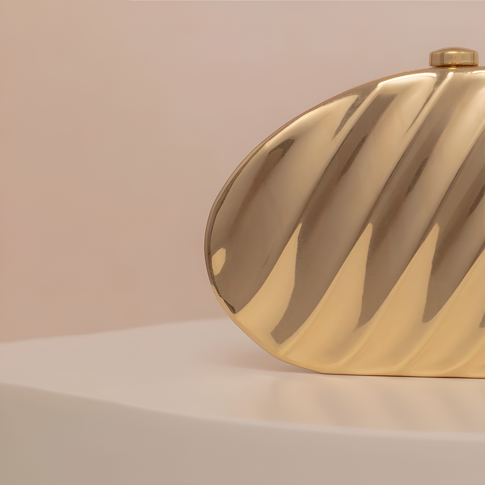 Alina Shell Clutch (NL)